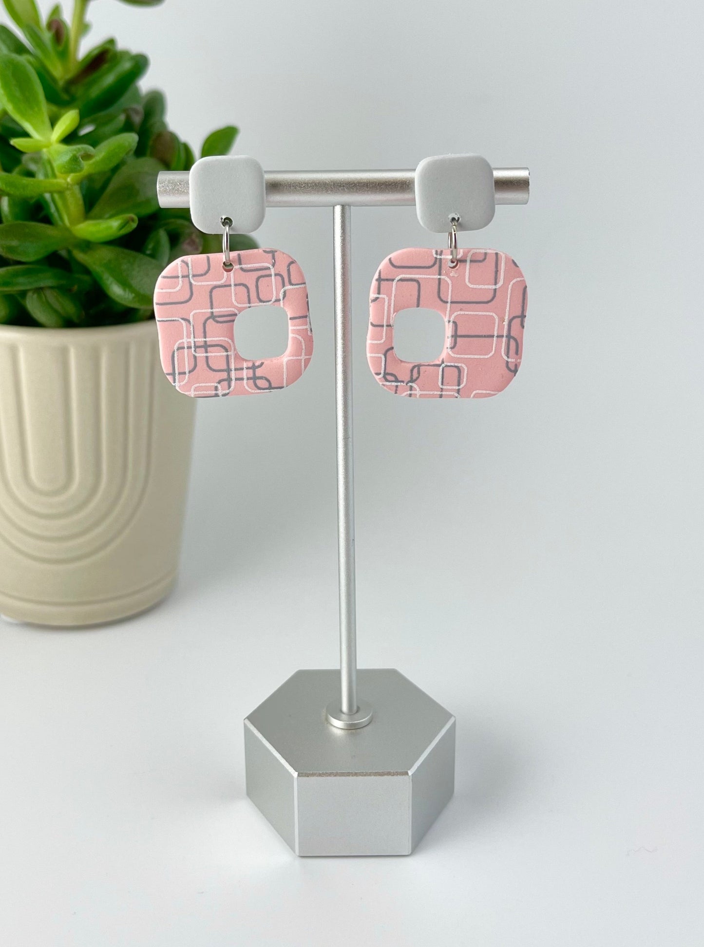 Groovy 50s Pink Square